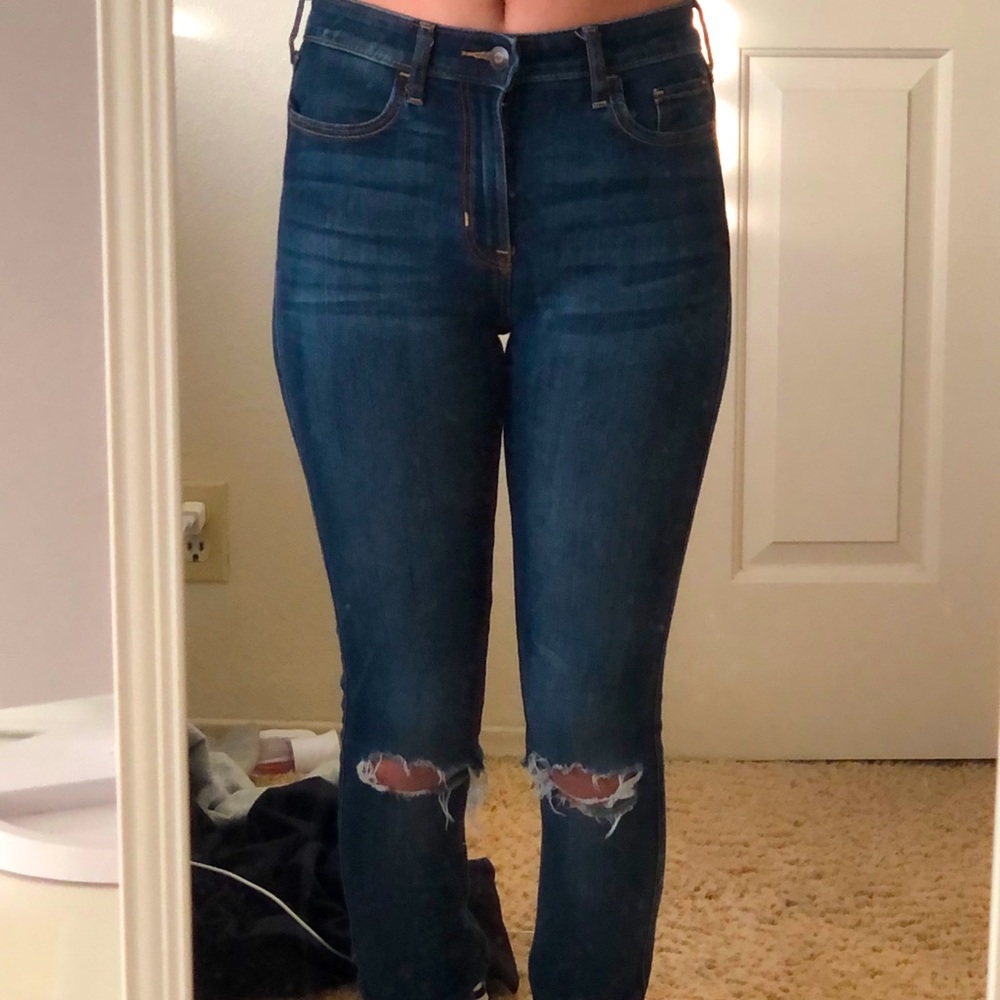 Hollister dark wash skinny jeans in the size 1L